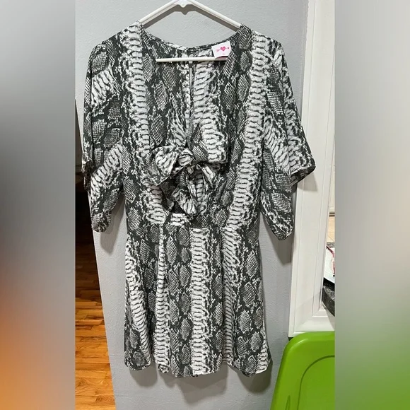 BuddyLove Connie Tie Front Mini Dress - Picture 2 of 5